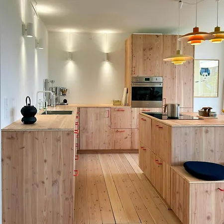 Bright Flat With Unique Finds On Hillerodgade * Copenhague