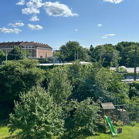 Bright Flat With Unique Finds On Hillerodgade Copenhague